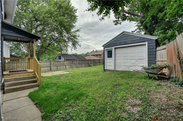 300 State Avenue NE, Massillon, OH 44646