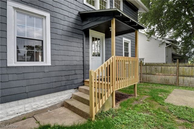 300 State Avenue NE, Massillon, OH 44646
