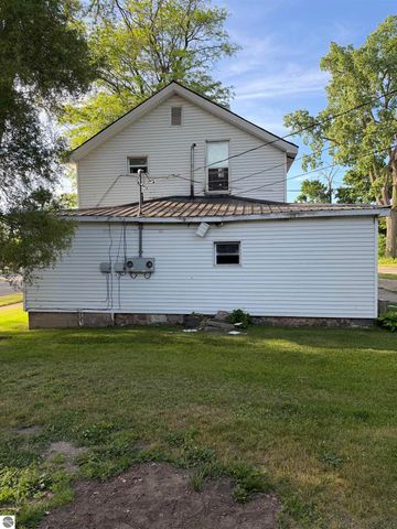 230 Ely Street, Alma, MI 48801