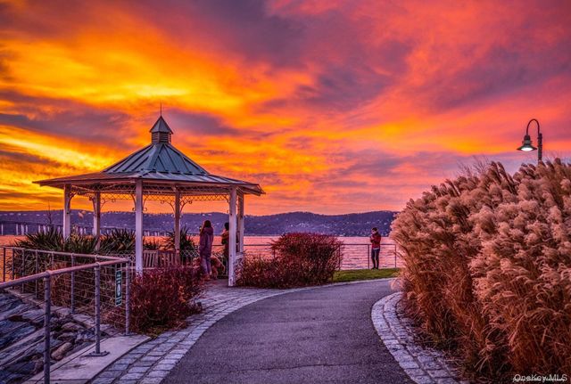 6 Hudson View Way, Tarrytown, NY 10591