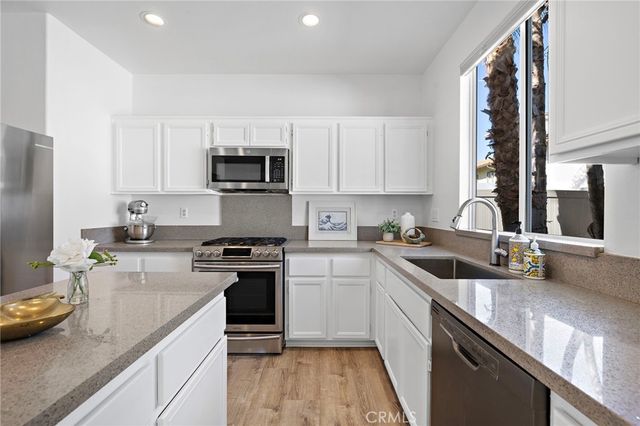 23 Amoret, Irvine, CA 92602