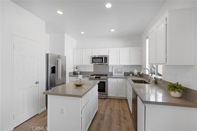 23 Amoret, Irvine, CA 92602
