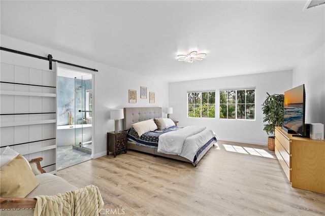 23 Amoret, Irvine, CA 92602