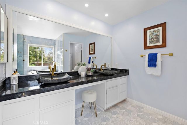 23 Amoret, Irvine, CA 92602