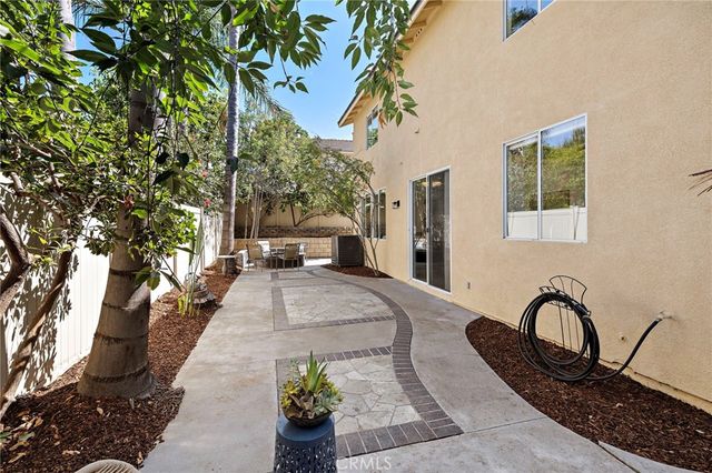 23 Amoret, Irvine, CA 92602
