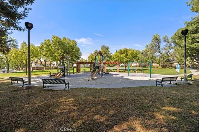 23 Amoret, Irvine, CA 92602