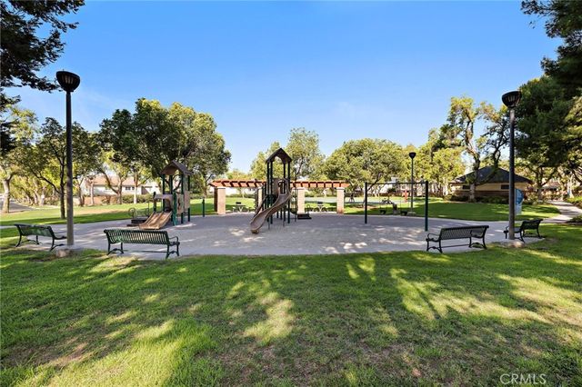 23 Amoret, Irvine, CA 92602