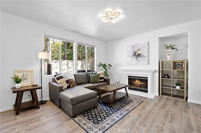 23 Amoret, Irvine, CA 92602