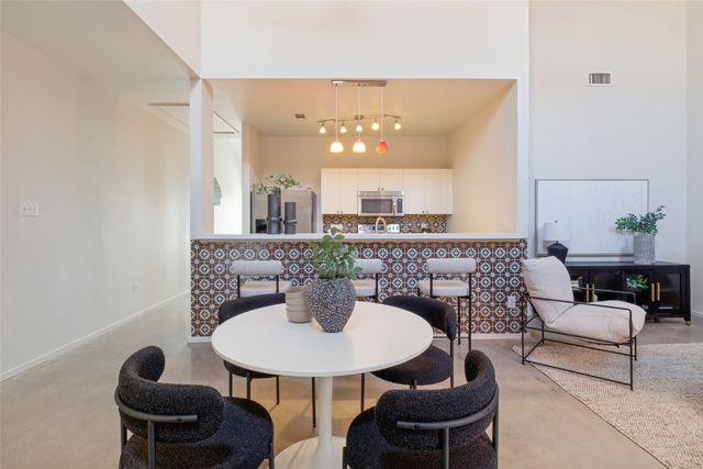 1725 N Fitzhugh Avenue, Dallas, TX 75204