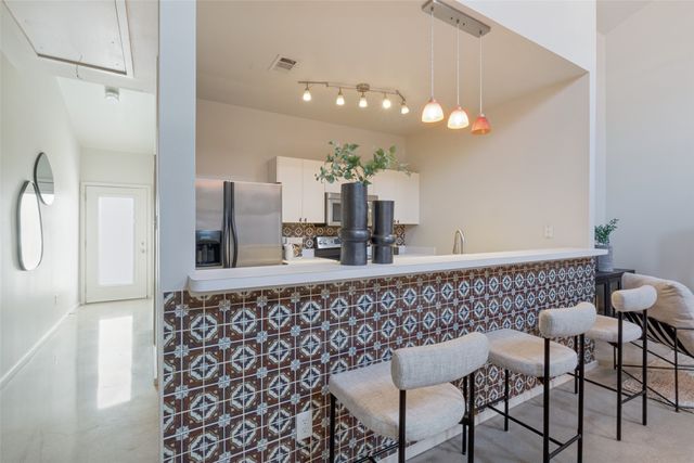 1725 N Fitzhugh Avenue, Dallas, TX 75204