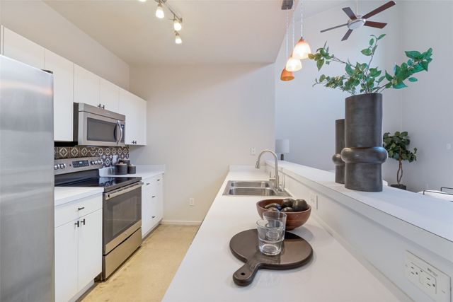 1725 N Fitzhugh Avenue, Dallas, TX 75204
