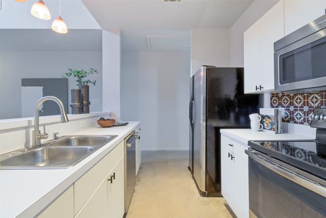 1725 N Fitzhugh Avenue, Dallas, TX 75204