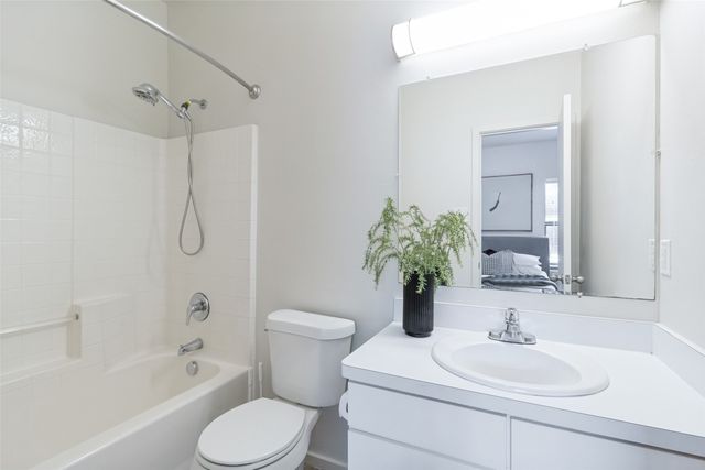 1725 N Fitzhugh Avenue, Dallas, TX 75204