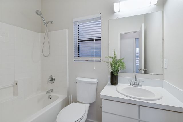 1725 N Fitzhugh Avenue, Dallas, TX 75204