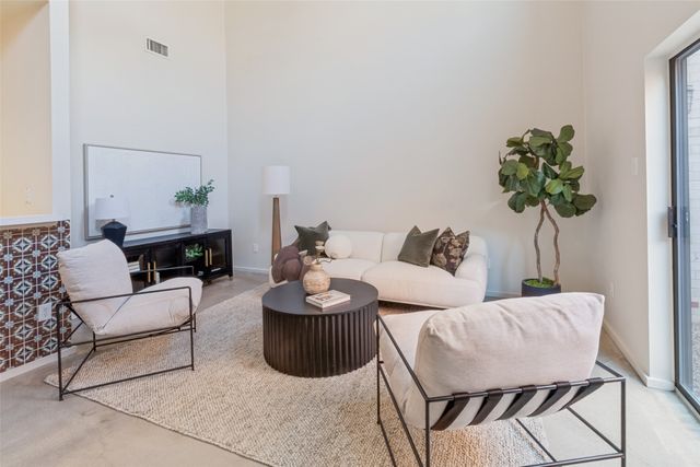 1725 N Fitzhugh Avenue, Dallas, TX 75204