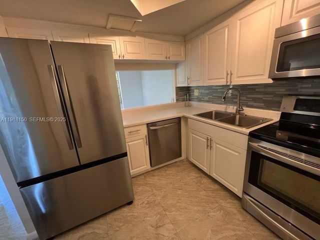 721 SE 1st Way B18, Deerfield Beach, FL 33441