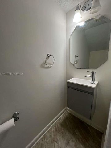 721 SE 1st Way B18, Deerfield Beach, FL 33441