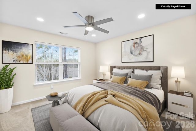 15558 Stronvar House Lane, Charlotte, NC 28277