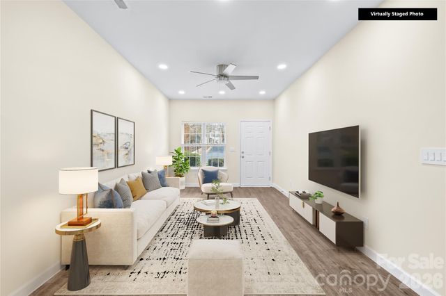 15558 Stronvar House Lane, Charlotte, NC 28277