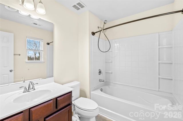 15558 Stronvar House Lane, Charlotte, NC 28277