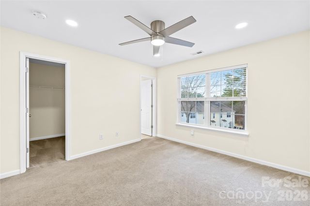 15558 Stronvar House Lane, Charlotte, NC 28277