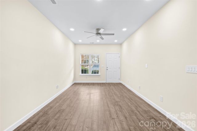 15558 Stronvar House Lane, Charlotte, NC 28277