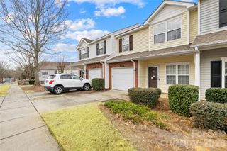 15558 Stronvar House Lane, Charlotte, NC 28277