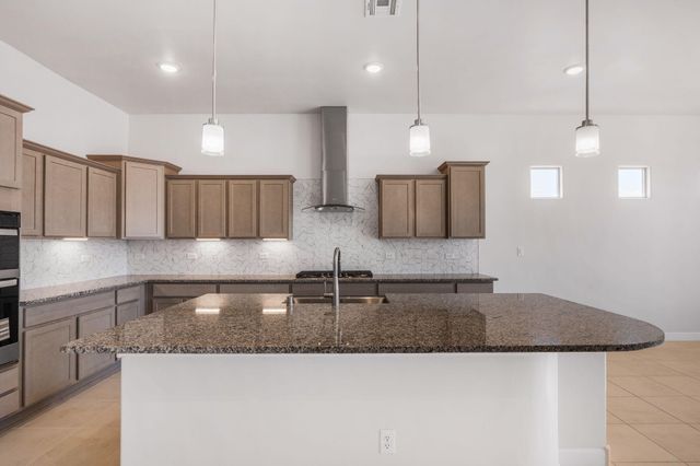 6911 Zachary Road NE, Rio Rancho, NM 87144