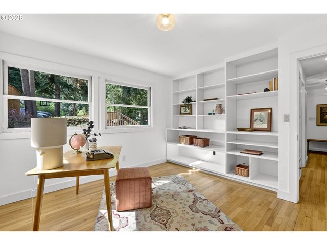 3435 Nw LURAY Ter, Portland, OR 97210