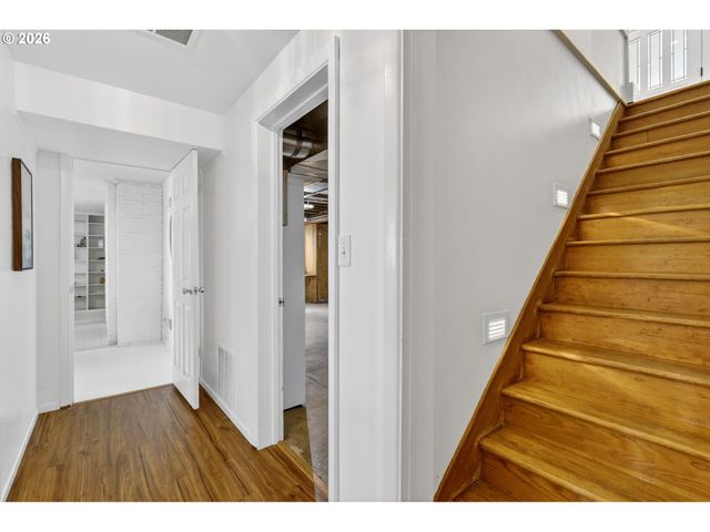 3435 Nw LURAY Ter, Portland, OR 97210