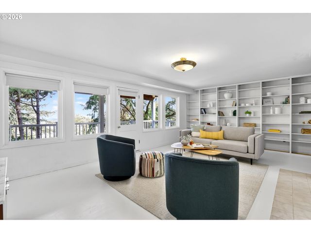 3435 Nw LURAY Ter, Portland, OR 97210