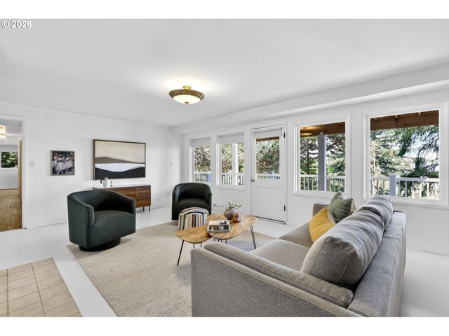 3435 Nw LURAY Ter, Portland, OR 97210