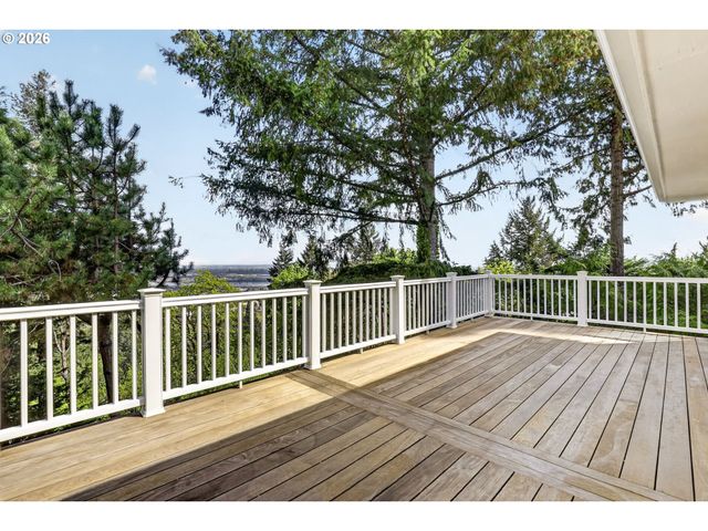 3435 Nw LURAY Ter, Portland, OR 97210