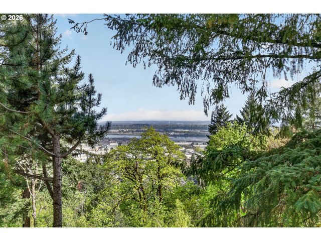 3435 Nw LURAY Ter, Portland, OR 97210