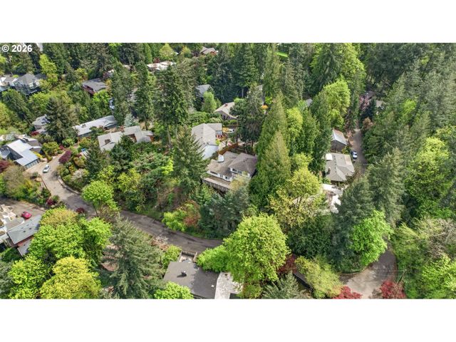 3435 Nw LURAY Ter, Portland, OR 97210