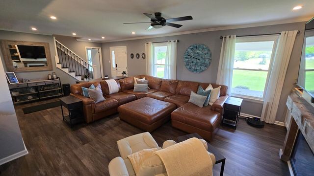 24320 S 80th Avenue, Frankfort, IL 60423
