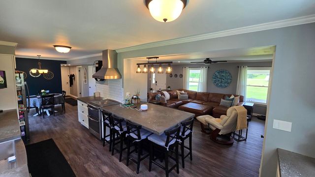 24320 S 80th Avenue, Frankfort, IL 60423