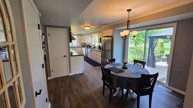 24320 S 80th Avenue, Frankfort, IL 60423