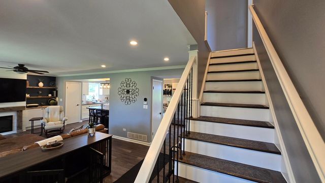 24320 S 80th Avenue, Frankfort, IL 60423