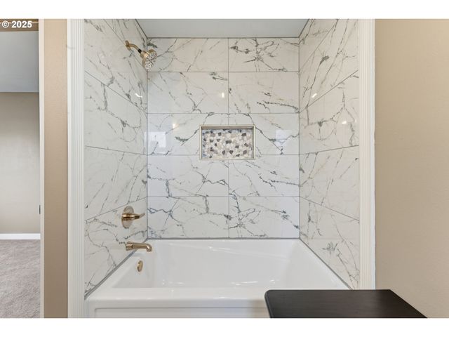 907 COWL St, Milton Freewater, OR 97862