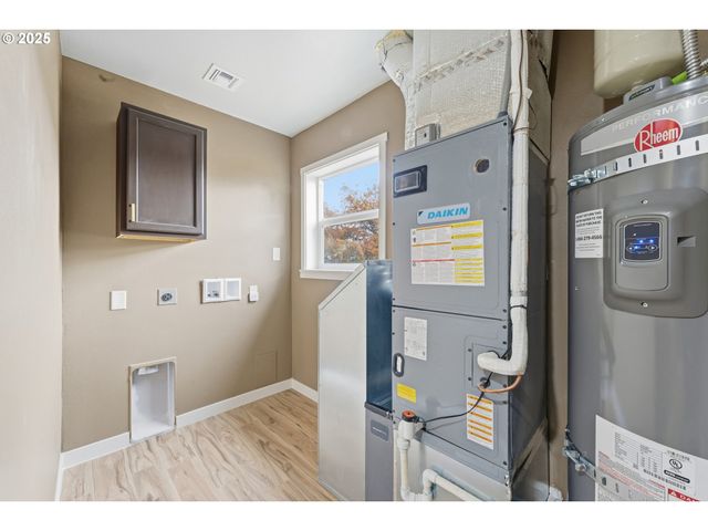 907 COWL St, Milton Freewater, OR 97862