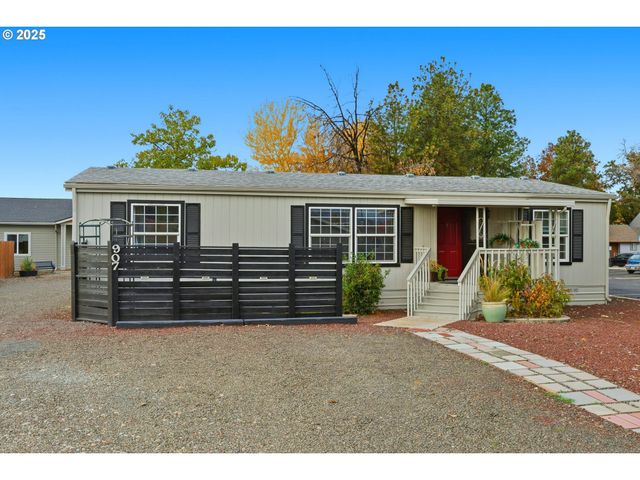 907 COWL St, Milton Freewater, OR 97862