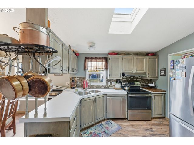 907 COWL St, Milton Freewater, OR 97862