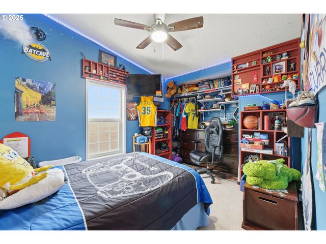 907 COWL St, Milton Freewater, OR 97862