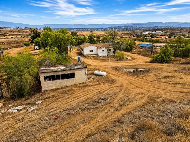 15953 Cajalco Road, Perris, CA 92570
