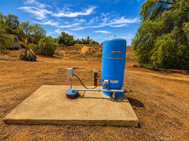 15953 Cajalco Road, Perris, CA 92570