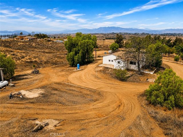 15953 Cajalco Road, Perris, CA 92570