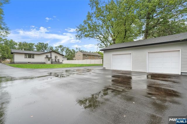 100 Pier Lane, Fairfield, NJ 07004