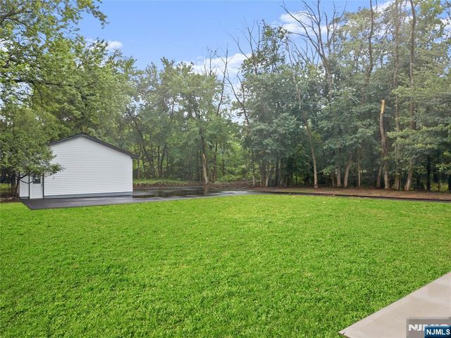 100 Pier Lane, Fairfield, NJ 07004