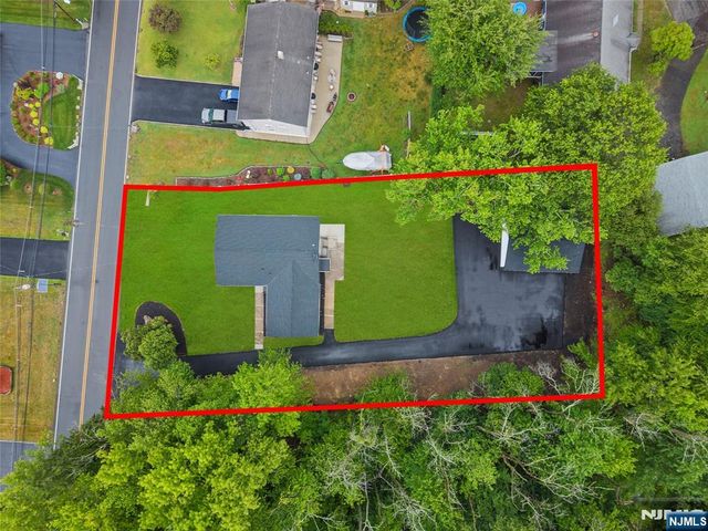 100 Pier Lane, Fairfield, NJ 07004